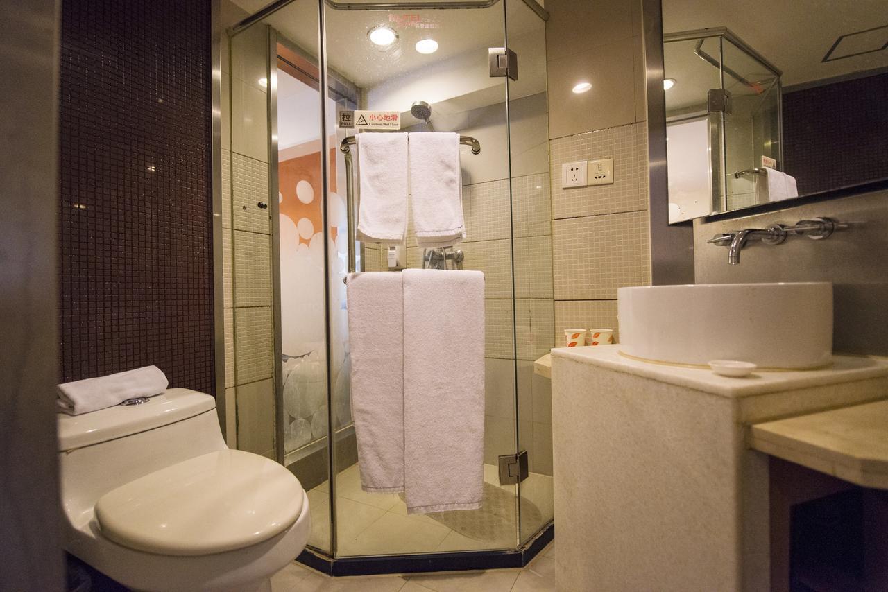 Motel Shenzhen Longgang Longcheng Square Metro Station ภายนอก รูปภาพ