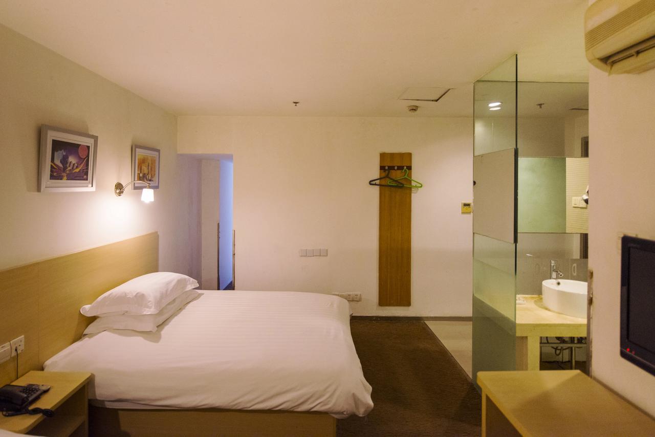 Motel Shenzhen Longgang Longcheng Square Metro Station ภายนอก รูปภาพ